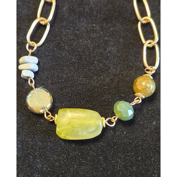 Unmarked Gold Multi-Chain Bracelet With Beads in Green and Yellow Tones - Picture 4 of 11